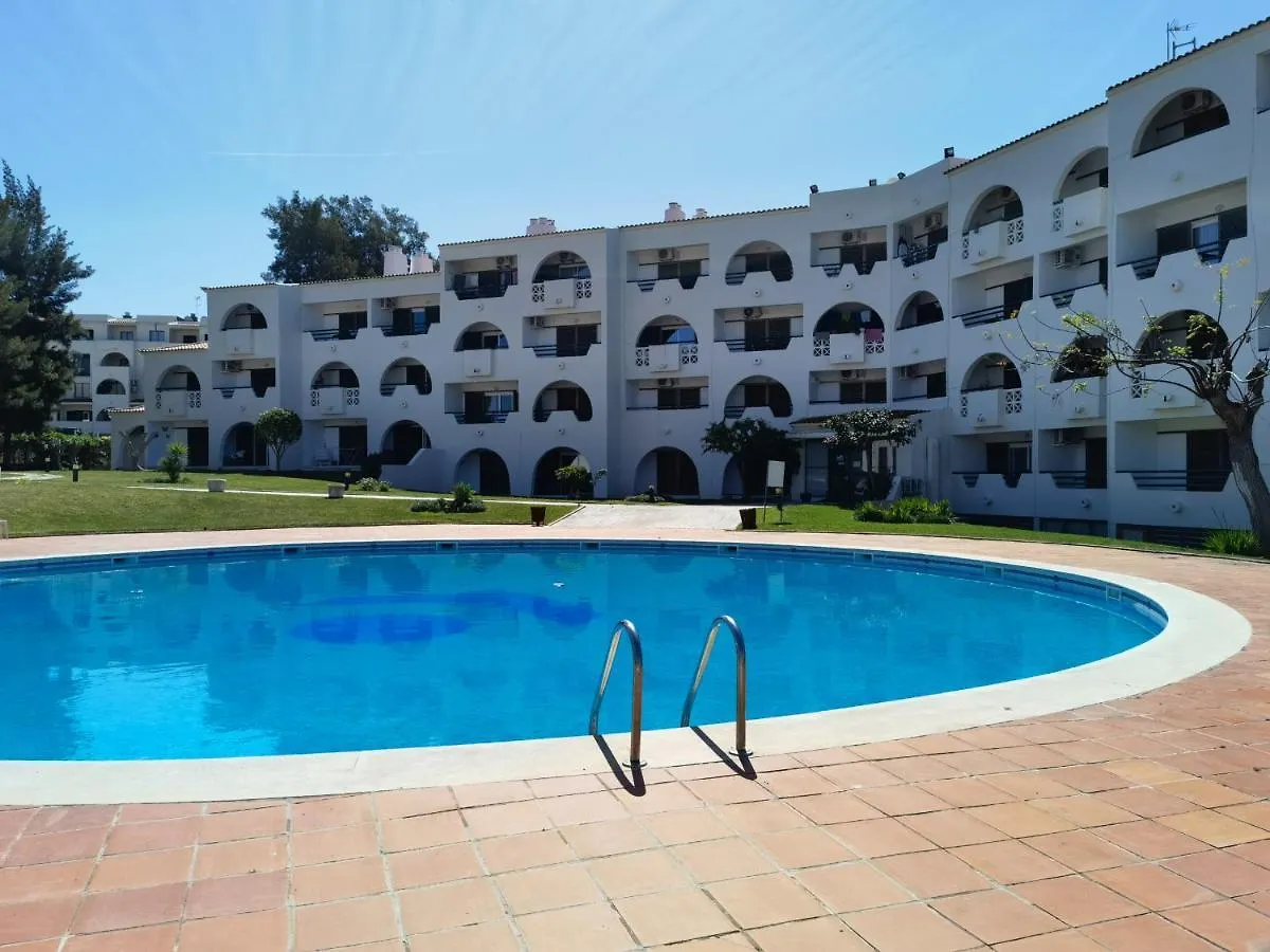 211 Apartamento Moderno Com Vista Para A Piscina No Centro Da Cidade Αλμπουφέιρα