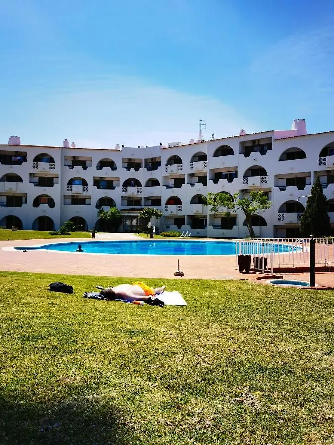 211 Apartamento Moderno Com Vista Para A Piscina No Centro Da Cidade Αλμπουφέιρα Διαμέρισμα