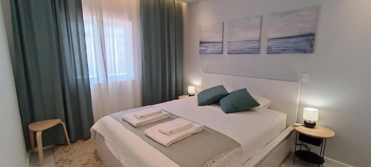 211 Apartamento Moderno Com Vista Para A Piscina No Centro Da Cidade Albufeira Apartment
